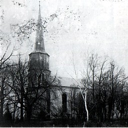 Die Kienitzer Kirche vor ihrer Zerstörung.