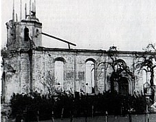 Blick zum zerstörten Kirchturm